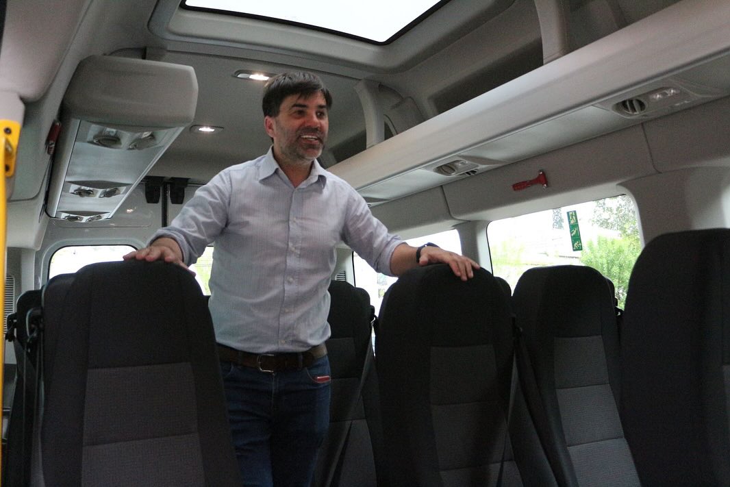 Castelli El Intendente Echarren Present Dos Nuevos Minibuses Mirada