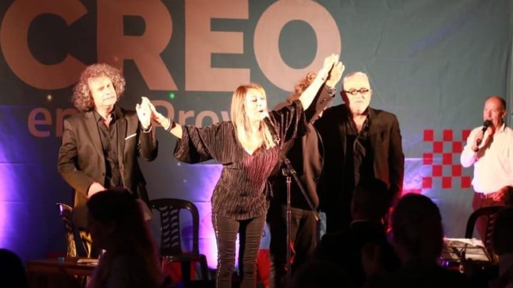 RANCHOS: Adriana Varela brillo en el escenario y deleito con su música
