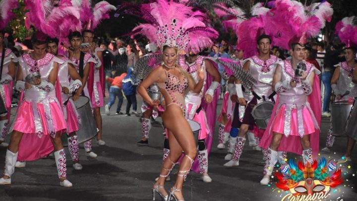 CASTELLI: Más de 10 mil personas disfrutaron del Carnaval