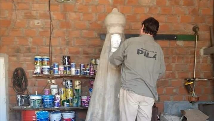 PILA: Construyen replica de la Virgen de Lujan que sera colocada en el acceso a la ciudad