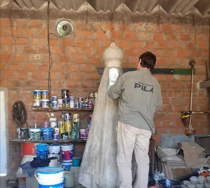 PILA: Construyen replica de la Virgen de Lujan que sera colocada en el acceso a la ciudad