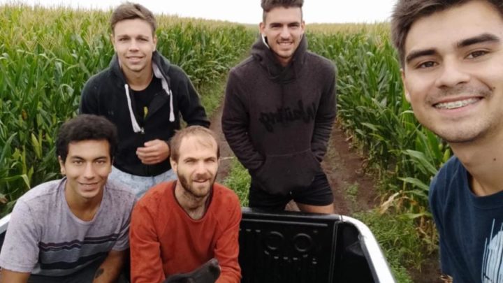 LAS FLORES: 7.000 litros de fertilizante ecológico creado por egresados de una escuela