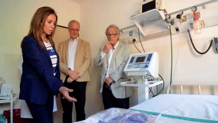 El Gobierno bonaerense compró 500 camas de terapia, 400 respiradores y 9.500 kits de diagnóstico