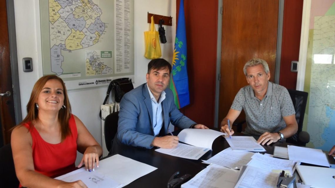 CASTELLI: Municipio y Provincia firmaron convenio para mejoras en escuelas