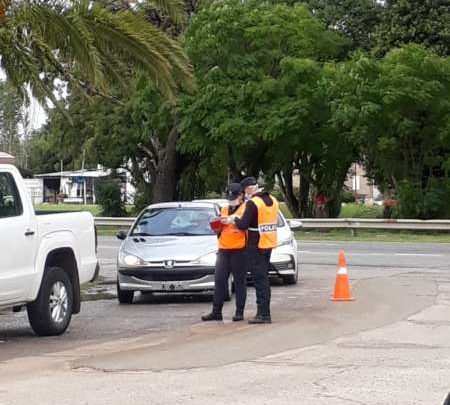 CASTELLI: Cierran la ciudad y realizan controles en todos los accesos