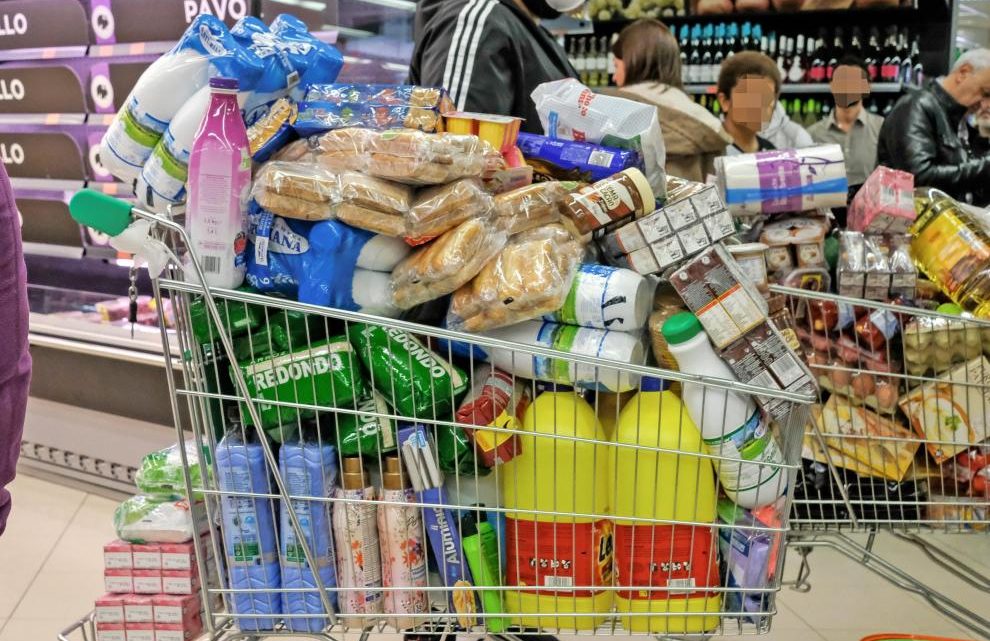Gobierno Nacional define la lista de 2.000 productos que no podrán aumentar por un mes Gobierno Nacional define la lista de 2.000 productos que no podrán aumentar por un mes