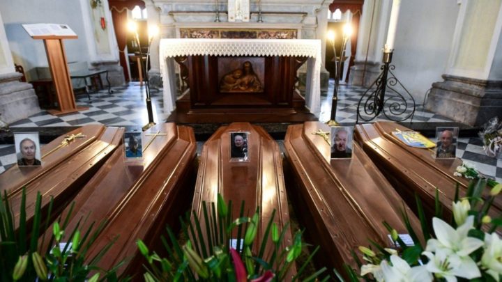 Nuevo récord de muertes en Italia: 793 en un día