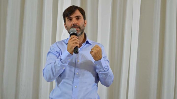 CASTELLI: Municipales cobrarán sueldo y bono de $3200 el mismo dia
