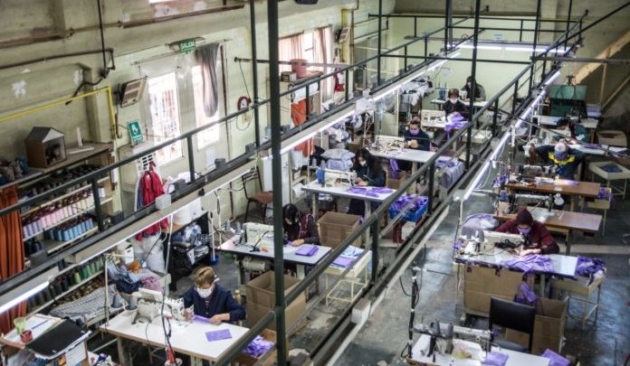LAS FLORES: El taller municipal y cooperativa contex realizaron mas de 5 mil barbijos quirúrgicos