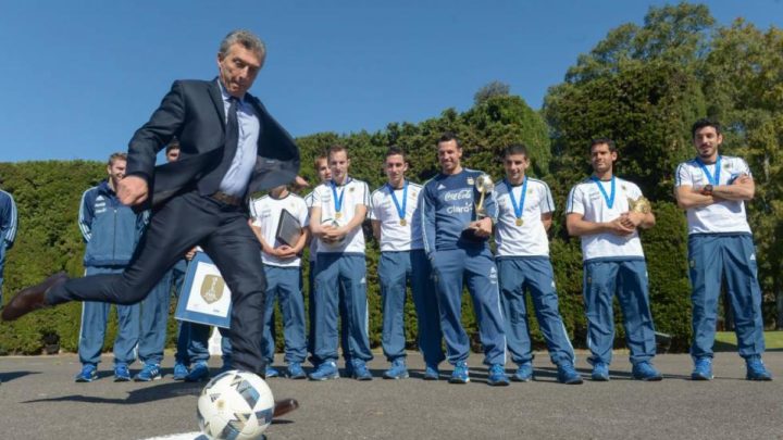 Reapareció Macri para anunciar que organizará un partido de fútbol en medio de la pandemia
