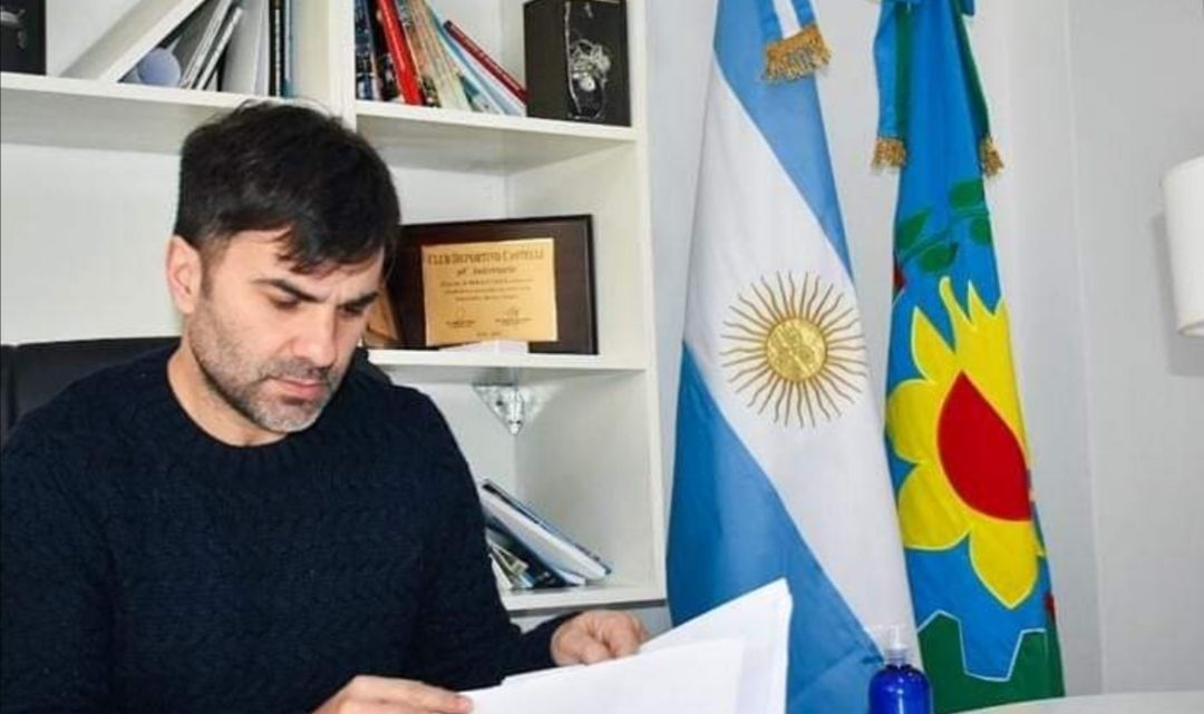 FRANCISCO ECHARREN: “Vamos a adelantar el bono de 4480 pesos y mañana los municipales lo cobrarán con sus sueldos” FRANCISCO ECHARREN: “Vamos a adelantar el bono de 4480 pesos y mañana los municipales lo cobrarán con sus sueldos”