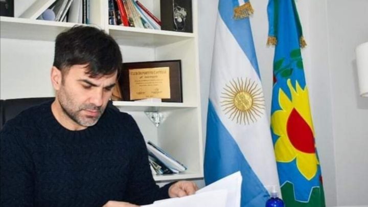 FRANCISCO ECHARREN: “Vamos a adelantar el bono de 4480 pesos y mañana los municipales lo cobrarán con sus sueldos”
