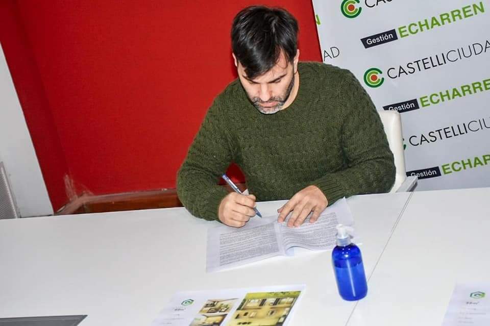 Echarren promete realizar 200 viviendas en Dolores y 600 en Castelli Echarren promete realizar 200 viviendas en Dolores y 600 en Castelli