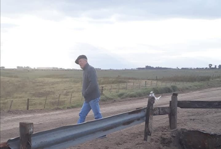 No hay domingo: Walker supervisó una obra a 100 km del centro de la ciudad. No hay domingo: Walker supervisó una obra a 100 km del centro de la ciudad.