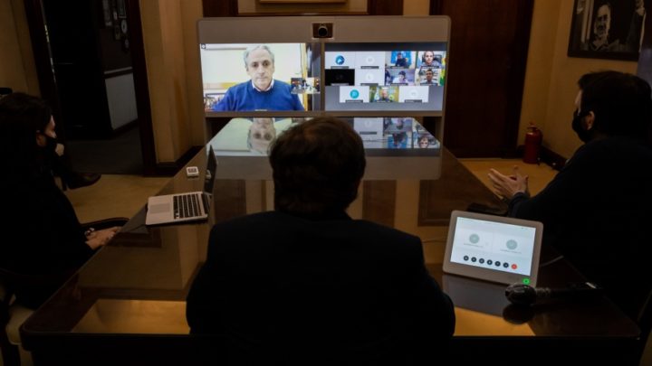 Chascomús y Castelli firmaron acuerdos de leasing con la Provincia