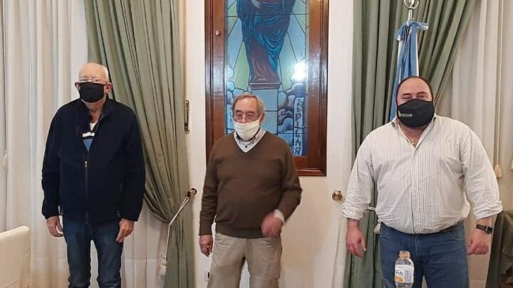 Entre compañeros: Alvarez recibió la visita de los ex intendentes “Vasco” Veramendi y “Checho” Uribarri