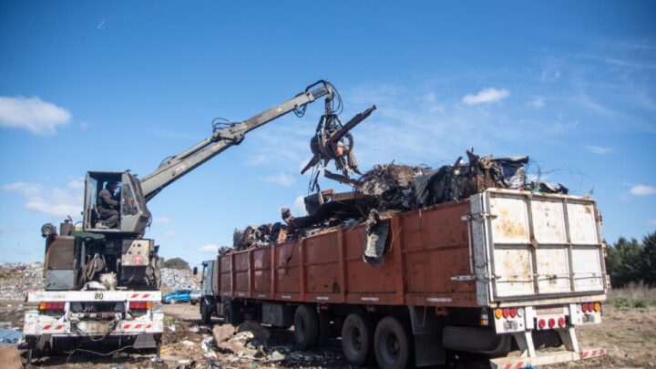 LAS FLORES: El municipio vendió 24.560 kg de chatarra