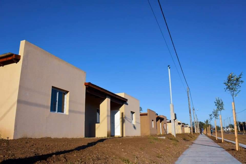 CASTELLI: El Municipio firmó convenio con Nación para urbanizar 70 lotes CASTELLI: El Municipio firmó convenio con Nación para urbanizar 70 lotes
