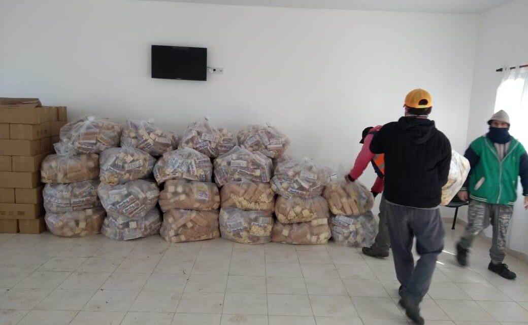 LEZAMA: El municipio recibió importante donación de galletitas