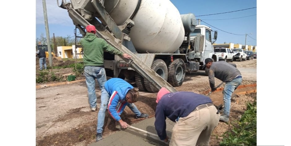 Comenzó la obra de cordón cuneta en las Casas del Plan Federal Comenzó la obra de cordón cuneta en las Casas del Plan Federal
