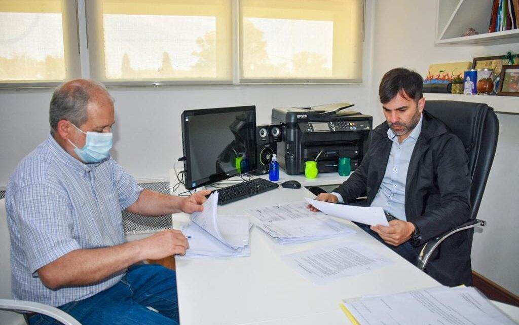 CASTELLI: Histórico aumento del 50% del sueldo a municipales CASTELLI: Histórico aumento del 50% del sueldo a municipales