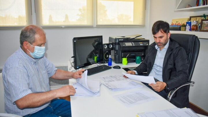 CASTELLI: Histórico aumento del 50% del sueldo a municipales
