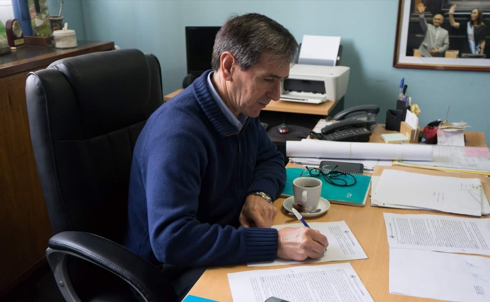 LEZAMA: Harispe dio un aumento salarial del 10% a municipales. LEZAMA: Harispe dio un aumento salarial del 10% a municipales.
