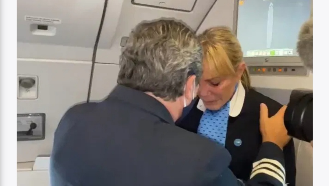 La emoción de los tripulantes del vuelo que trajo al país las vacunas contra el coronavirus: “Es lo más fuerte que ocurrió en mi carrera” La emoción de los tripulantes del vuelo que trajo al país las vacunas contra el coronavirus: “Es lo más fuerte que ocurrió en mi carrera”