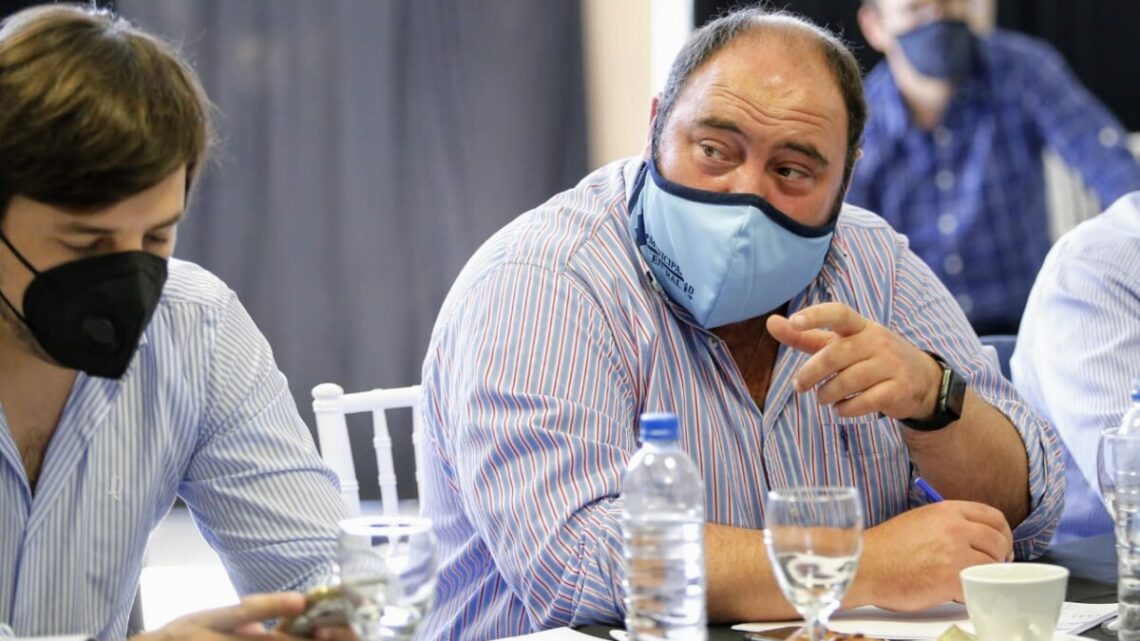 RANCHOS: El Intendente Álvarez junto al Gobernador Kicillof planifican la campaña de vacunación RANCHOS: El Intendente Álvarez junto al Gobernador Kicillof planifican la campaña de vacunación