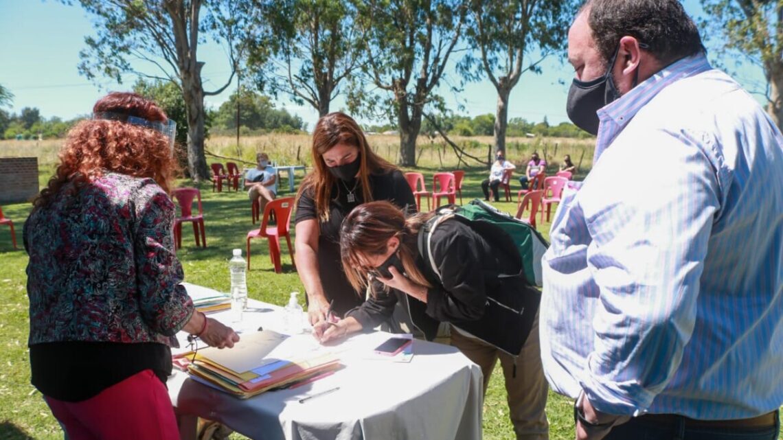 El Municipio realizó el acto de firma de 43 escrituras sociales El Municipio realizó el acto de firma de 43 escrituras sociales