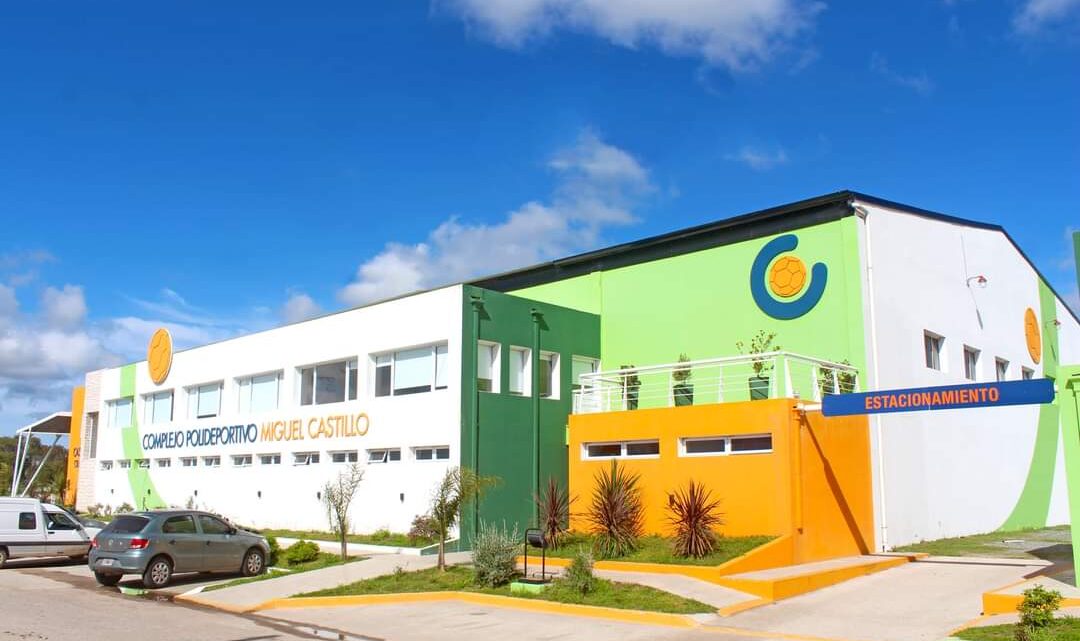 CASTELLI: La vacunación contra el coronavirus pasa al Polideportivo Municipal CASTELLI: La vacunación contra el coronavirus pasa al Polideportivo Municipal