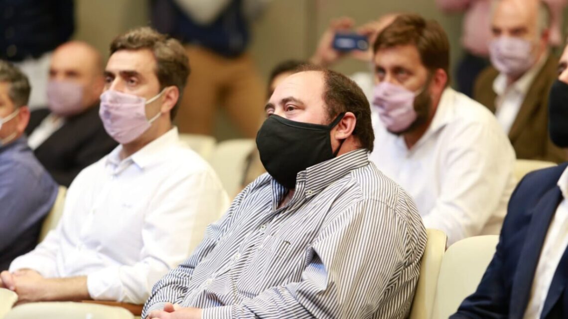 RANCHOS: Se firmó el contrato para la repavimentación de la RUTA 215 RANCHOS: Se firmó el contrato para la repavimentación de la RUTA 215