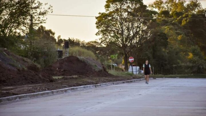 Quedó habilitado al tránsito el nuevo tramo asfaltado de calle Naveiro