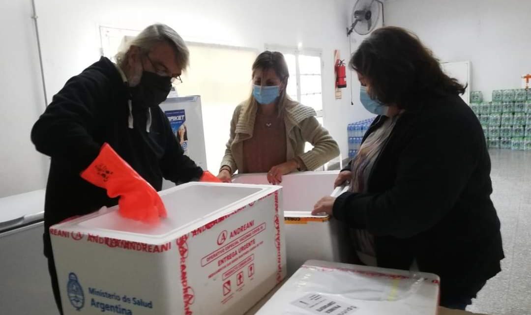LAS FLORES: Llegaron 300 dosis de la vacuna Sputnik V para la aplicación de la primera dosis