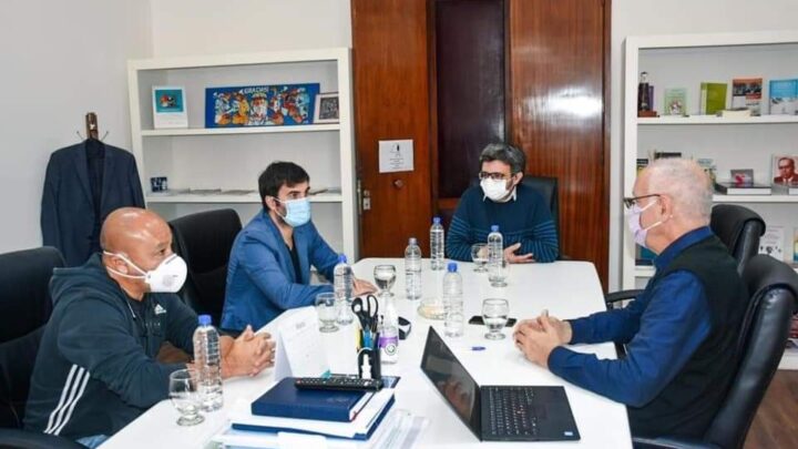 CASTELLI: El intendente se reunió con Gollan y acordó la entrega de equipamiento médico