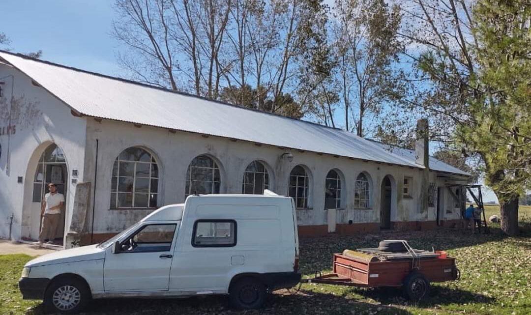 LAS FLORES: Continúan las refacciónes edilicias en establecimientos educativos LAS FLORES: Continúan las refacciónes edilicias en establecimientos educativos