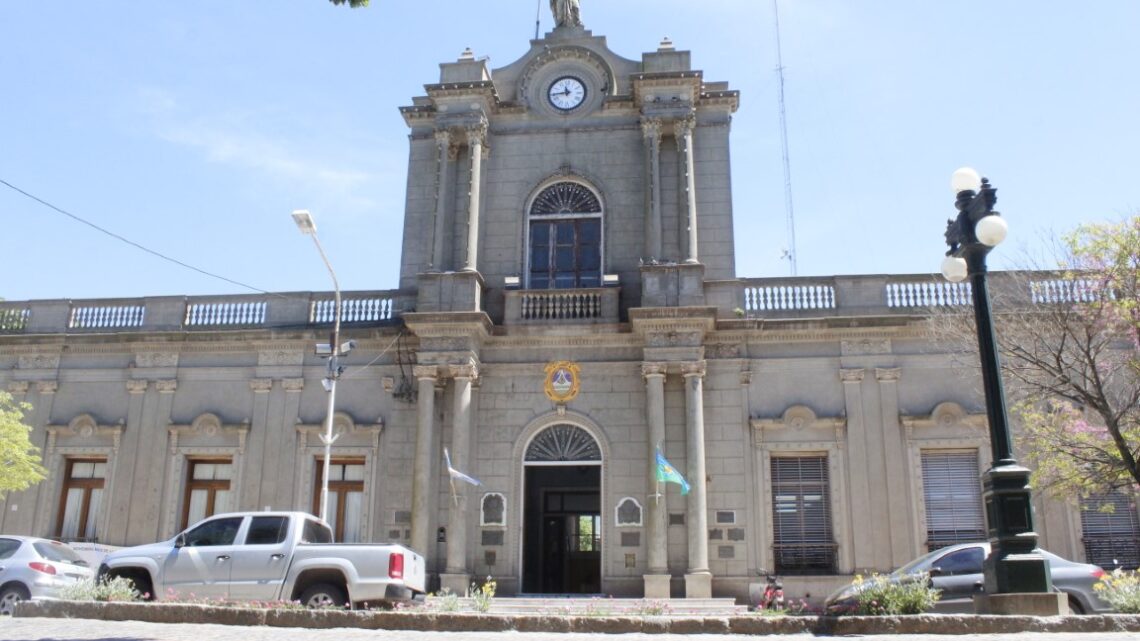 LAS FLORES: El Municipio anunció nuevas disposiciones ante la emergencia sanitaria LAS FLORES: El Municipio anunció nuevas disposiciones ante la emergencia sanitaria