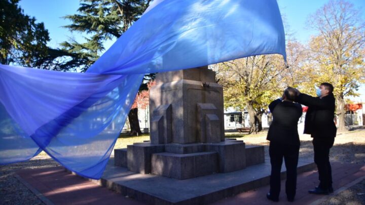 LAS FLORES: En el día de La Patria el Intendente Gelene anunció viviendas y otras importantes obras