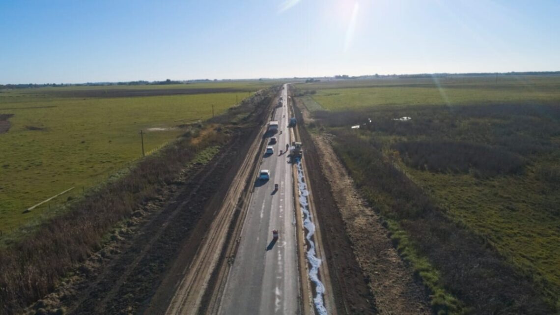 Inició la obra de repavimentación de la Ruta Provincial N° 215 Inició la obra de repavimentación de la Ruta Provincial N° 215