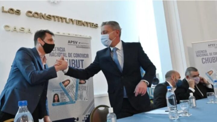 El belgranense Rodrigo Mandagaran, participo junto al Gobernador de Chubut, de la firma de un Convenio para implementar la Licencia Nacional de Conducir