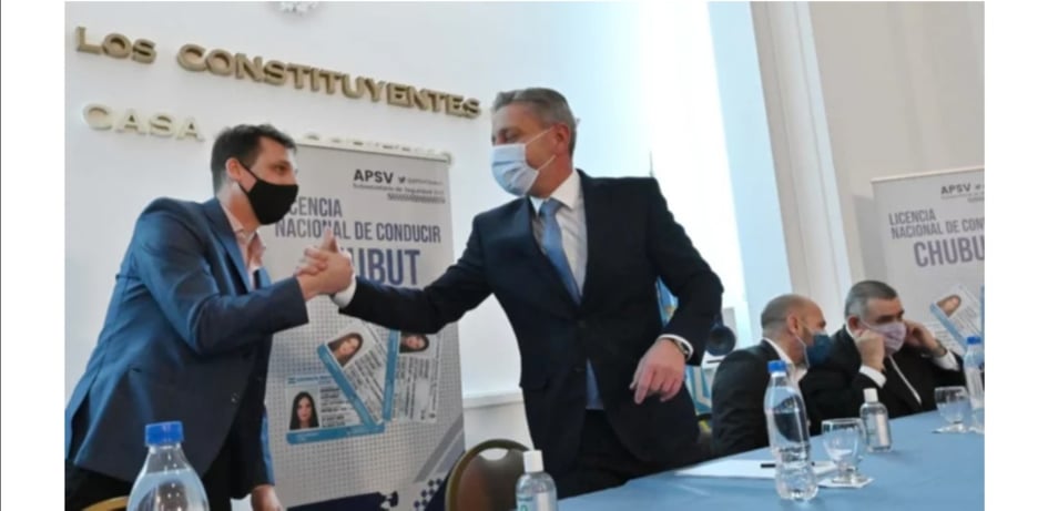 El belgranense Rodrigo Mandagaran, participo junto al Gobernador de Chubut, de la firma de un Convenio para implementar la Licencia Nacional de Conducir El belgranense Rodrigo Mandagaran, participo junto al Gobernador de Chubut, de la firma de un Convenio para implementar la Licencia Nacional de Conducir