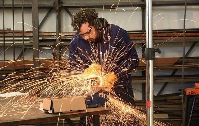 La Escuela de Oficios de la UNLP pone en marcha su programa de acceso abierto a la formación profesional