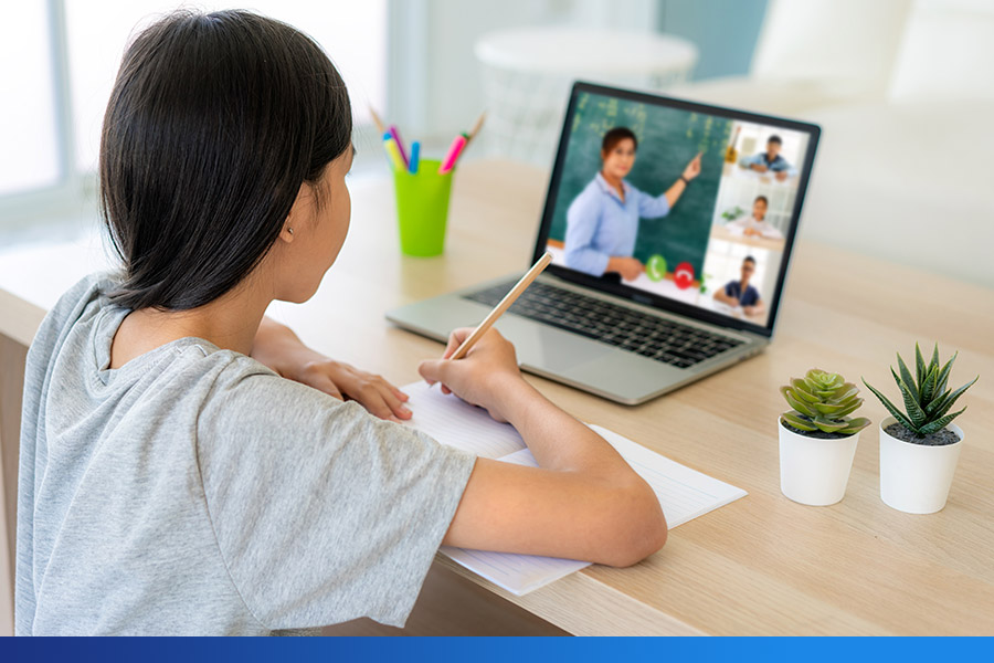 El 62% de los estudiantes universitarios considera positiva la experiencia de estudiar online
