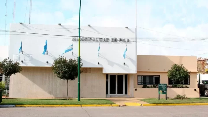 PILA: Por el día del municipal, Walker entregó un bono de reconocimiento