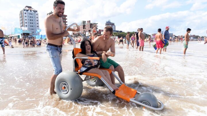 PLAYA INCLUSIVA: Villa Gesell posee una playa integrada de uso libre y gratuito