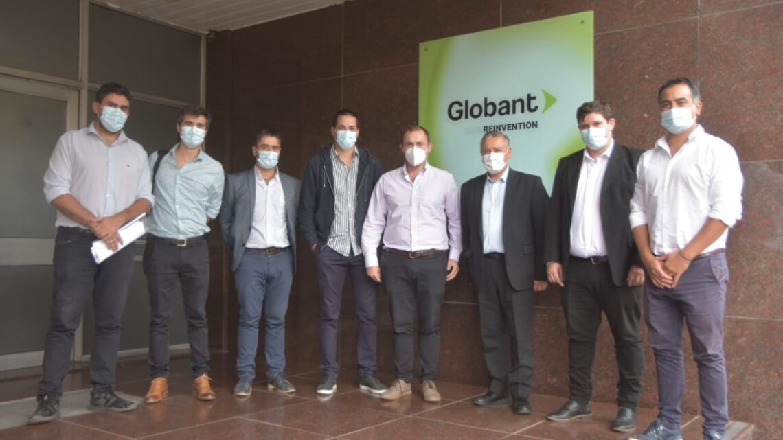 LAS FLORES DA UN GRAN PASO HACIA EL FUTURO GENERANDO LAZOS CON LA CÁMARA DE EMPRESAS DEL POLO INFORMÁTICO DE TANDIL LAS FLORES DA UN GRAN PASO HACIA EL FUTURO GENERANDO LAZOS CON LA CÁMARA DE EMPRESAS DEL POLO INFORMÁTICO DE TANDIL