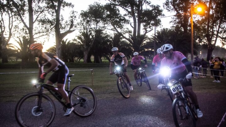 LAS FLORES: Culminó con éxito la 7ma edicion de la carrera nocturna de MTB