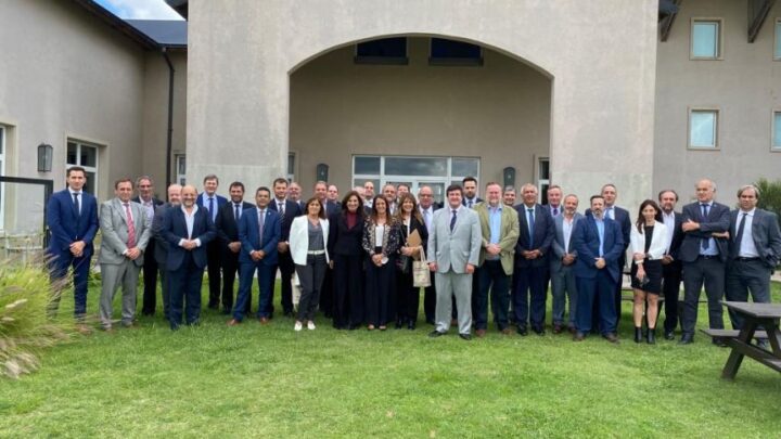 Abogados y magistrados se unen en una causa común: reclamar a Provincia