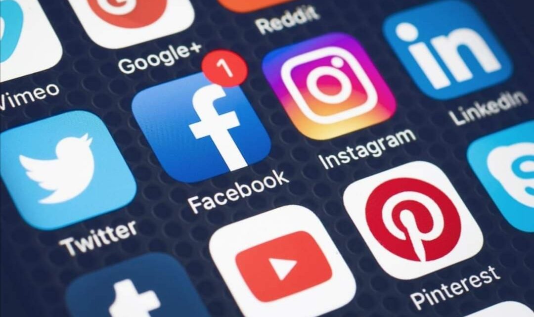El Gobierno presentó un proyecto para regular el uso de las redes sociales El Gobierno presentó un proyecto para regular el uso de las redes sociales