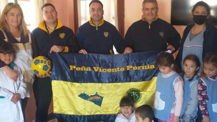 Una vez más: La Peña Boquense de Gral Belgrano entregó útiles escolares a Escuelas Rurales